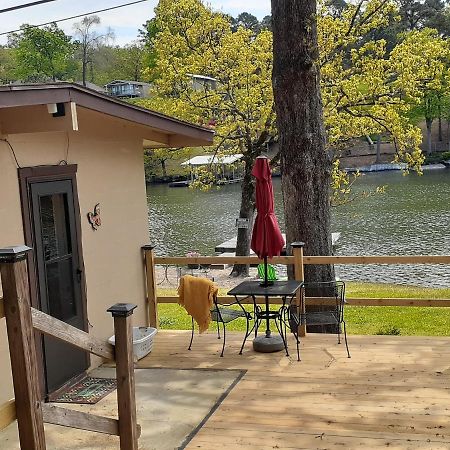 #02 - Unique Lakeside Studio Cottage- Pet Friendly Hot Springs Buitenkant foto