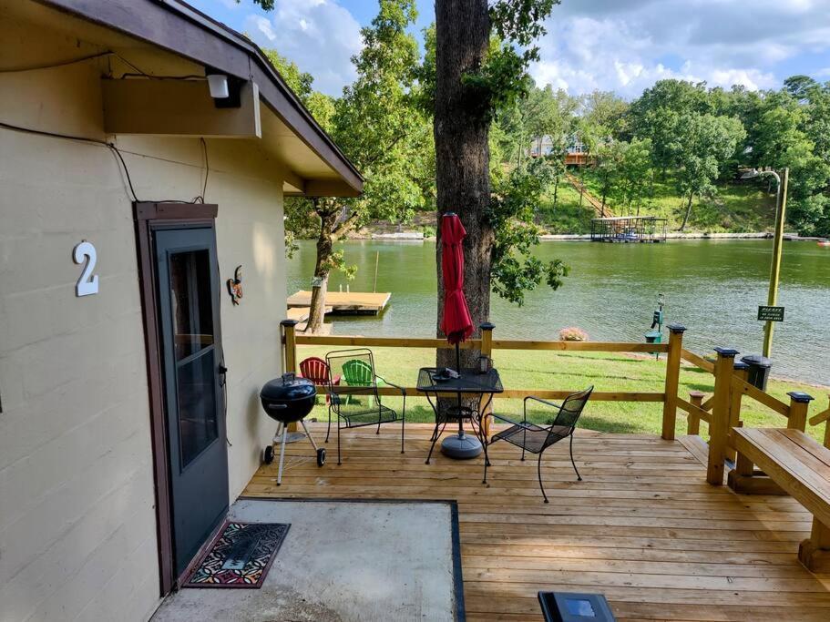 #02 - Unique Lakeside Studio Cottage- Pet Friendly Hot Springs Buitenkant foto